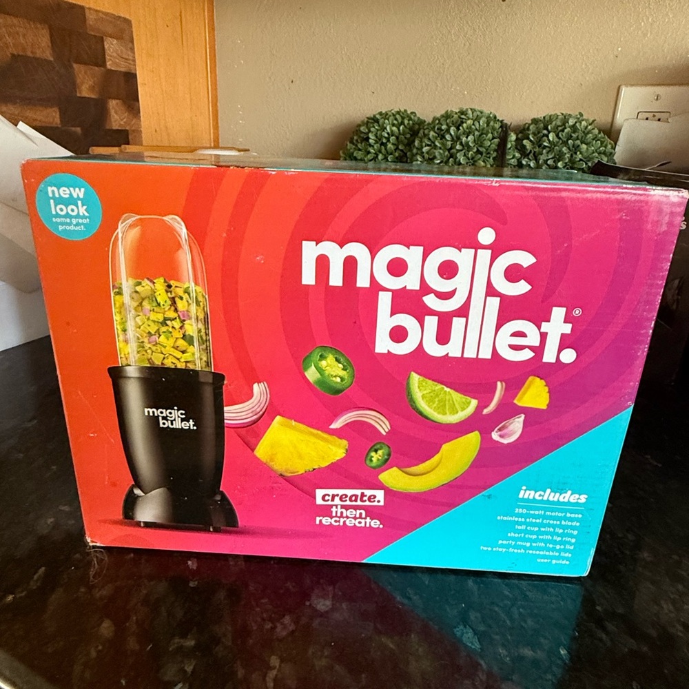 Magic Bullet Personal Blender with Accessories